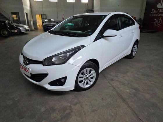 HYUNDAI HB20S 1.0 COMFORT PLUS 12V FLEX 4P MANUAL